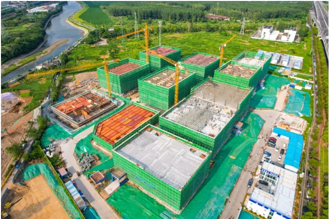 浦仪公路旁,竖起产业新地标